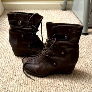 Sorel Chocolate Brown Leather Bootie Wedge- used size 8.5